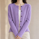 cardiga-feminino-de-la-merino-100-cashmere-decote-redondo-com-botoes-para-outono-e-inverno-premium-cor-01-roxo