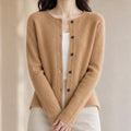 cardiga-feminino-de-la-merino-100-cashmere-decote-redondo-com-botoes-para-outono-e-inverno-premium-cor-08-camelo