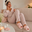 chinelos-femininos-de-pelucia-em-cruz-slides-antiderrapantes-aberto-macio-para-casa-no-inverno-lifestyle-02