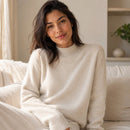 sueter-feminino-trico-solto-gola-meia-alta-camisa-base-caimento-confortavel-para-outono-e-inverno-lifestyle-05